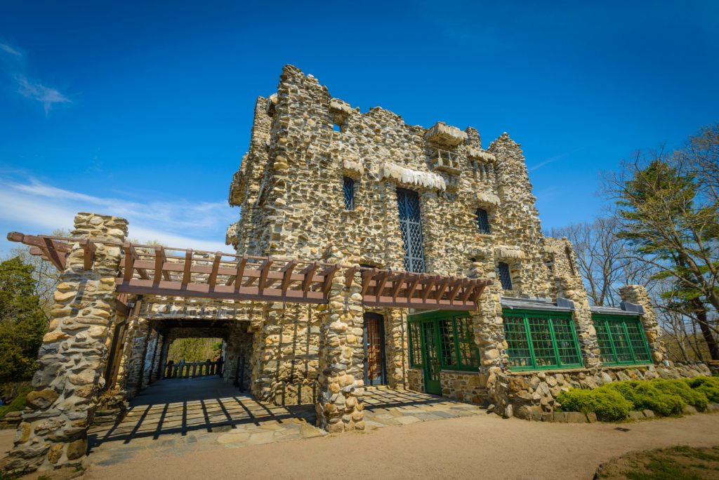 gillette castle state park tours