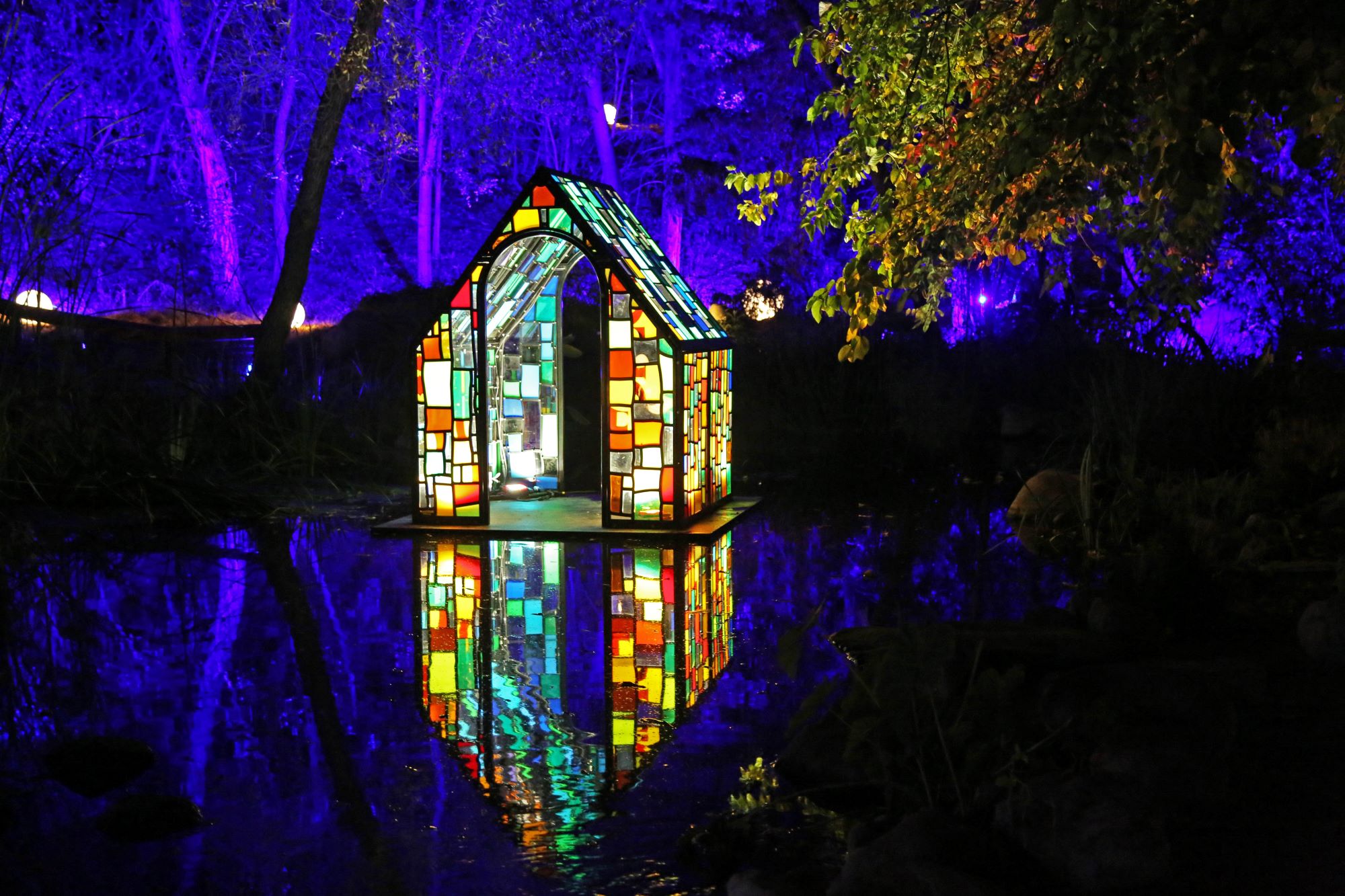 Tom-Fruin-installation-©-Descanso-Gardens-1-min